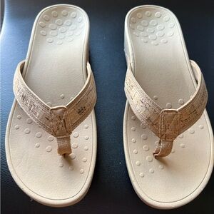 Vionic Gold Cork Leather Women